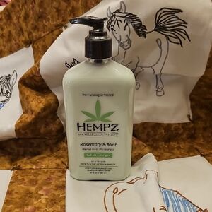 Hempz Rosemary & Mint Herbal Moisturizer - 17 Ounces